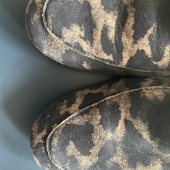 Paul Green suede leopard flats. - Picture 4 of 4